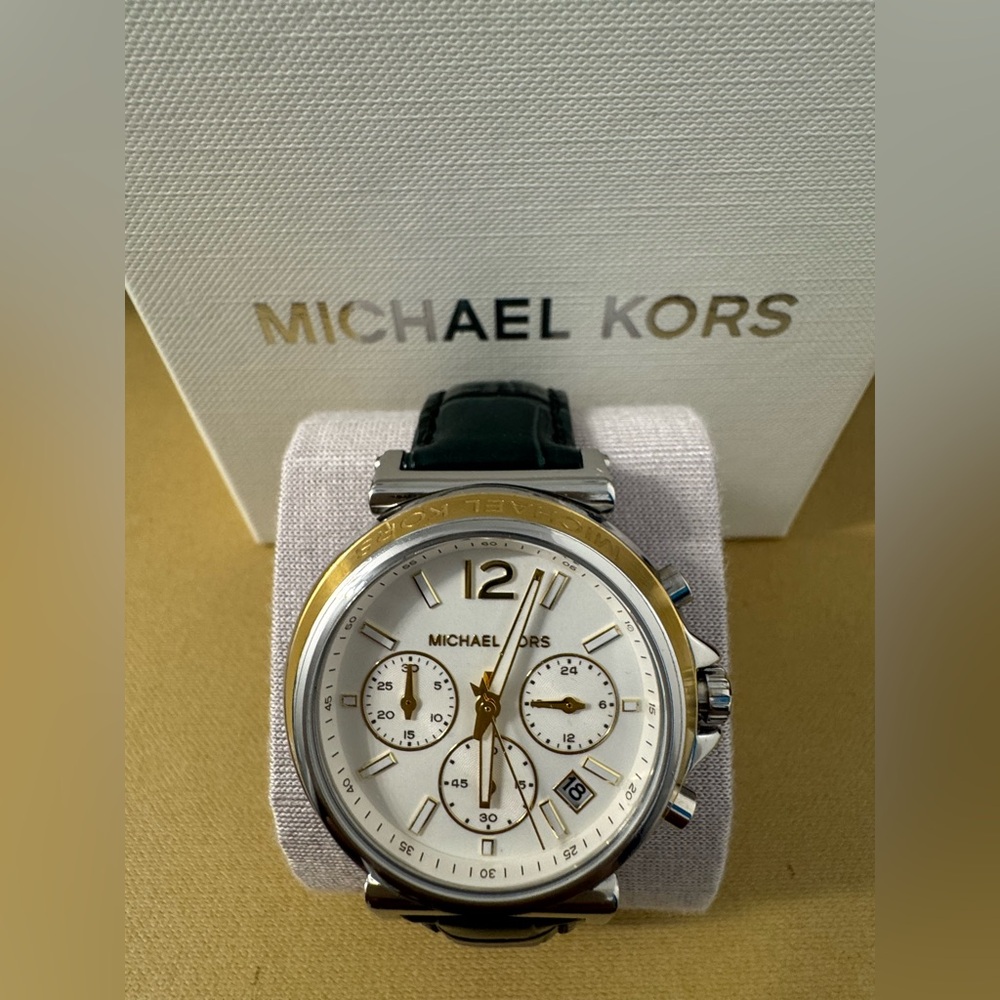 Michael Kors Oversized Maren Silver-Tone and Crocodile Embossed Leather Watch